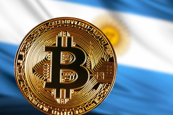 Restrição de compra de dólares na Argentina pode impulsionar uso do Bitcoin